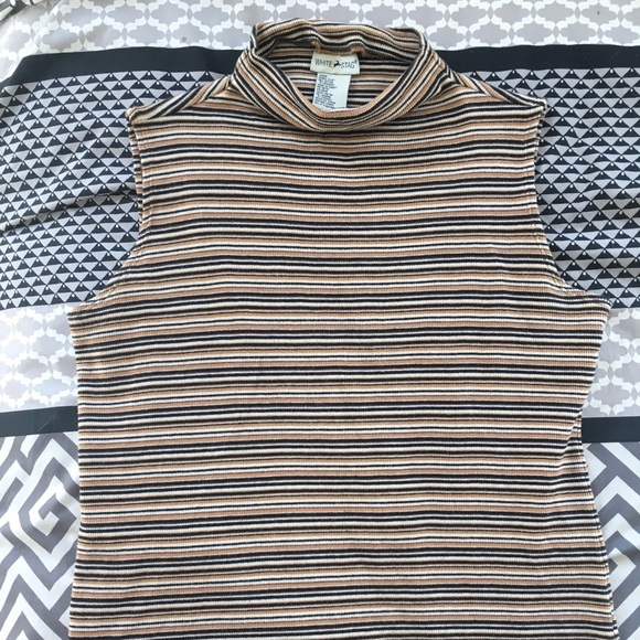 Vintage Mock Neck Cropped Tank - Picture 4 of 4